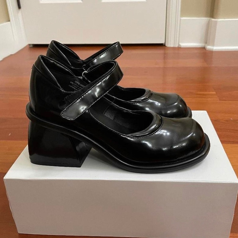 UNIF DOT MARY JANES